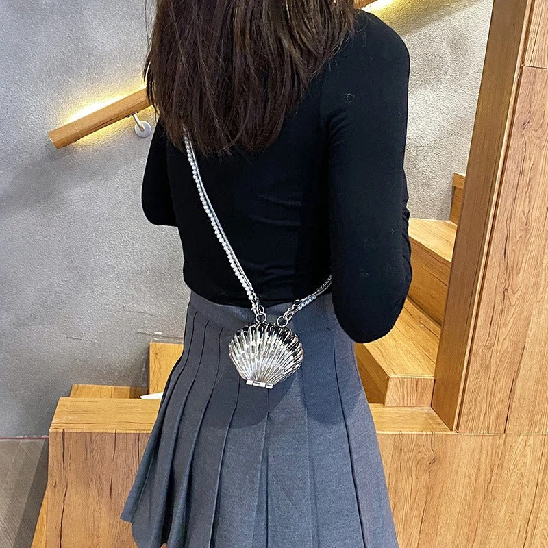 MINI SHELL CLUTCH